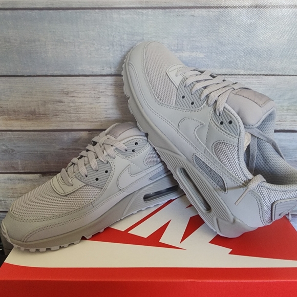 NWT Nike Air Max 90  Wolf Grey main image 3